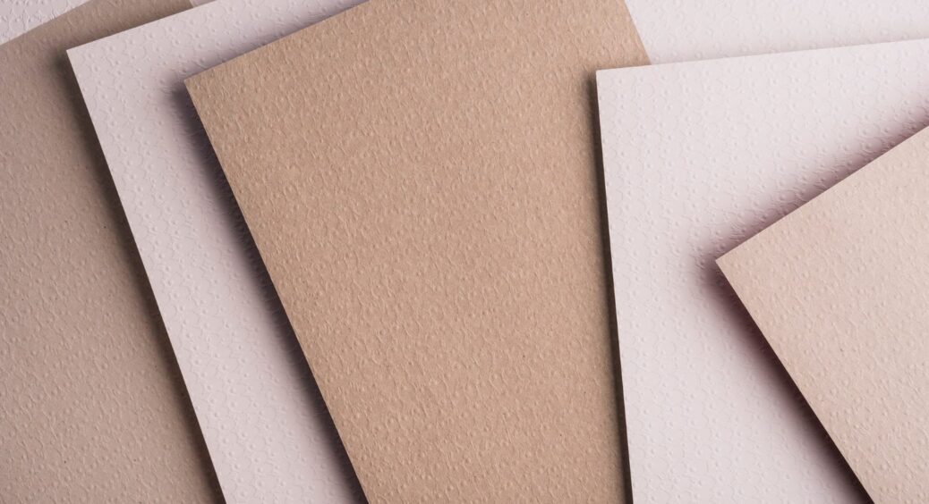 Як я використовую картон на дачі: забираю в магазинах безкоштовно та пускаю в діло 