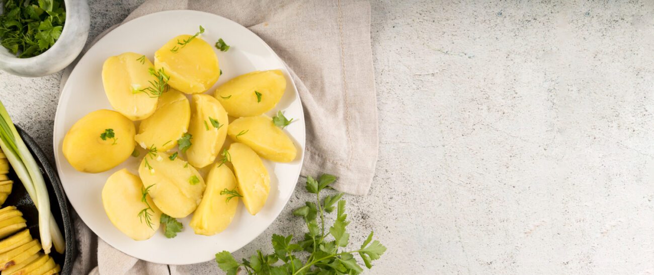 Як правильно варити картоплю, щоб вона швидко розварилася