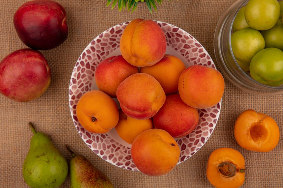 Експерти назвали фрукти, які не варто вживати взимку