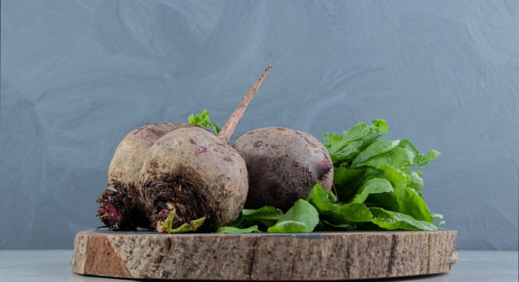 Цей буряк родить діаметром 30 сантиметрів: 2 сорти, які ростуть, наче на еліксирах 