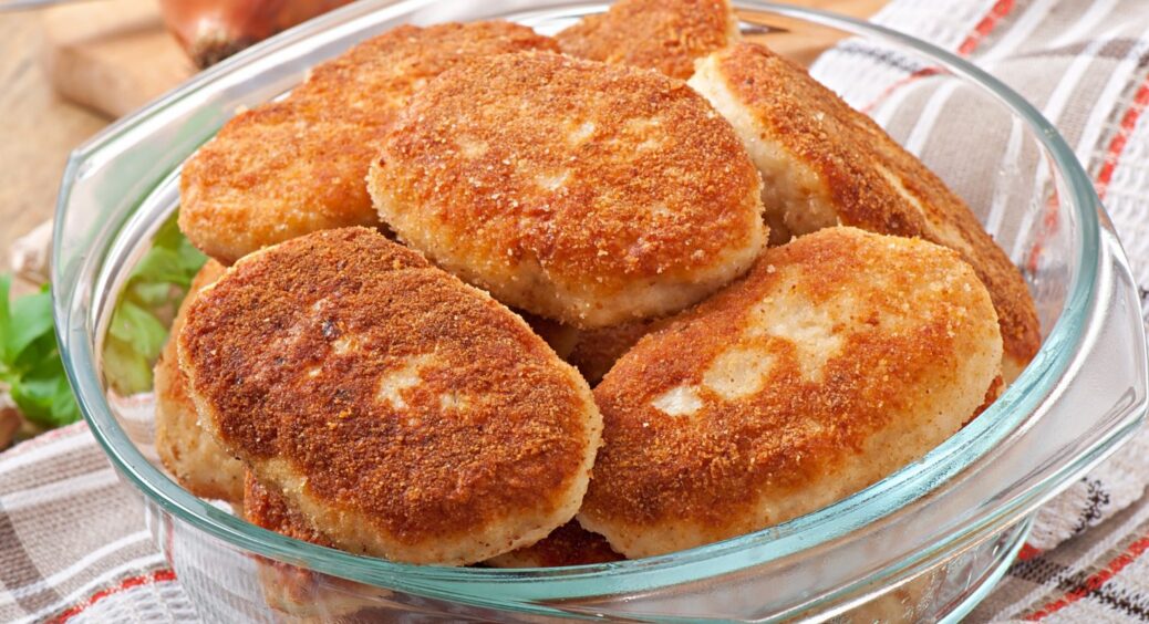 Смачні рибні котлети за 3 копійки: так колись готували бабусі – пишні, ніжні, хрумкі 