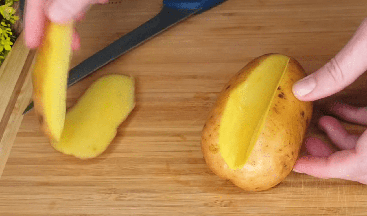 Кулінари розповіли, як смачно приготувати картоплю на святковий стіл