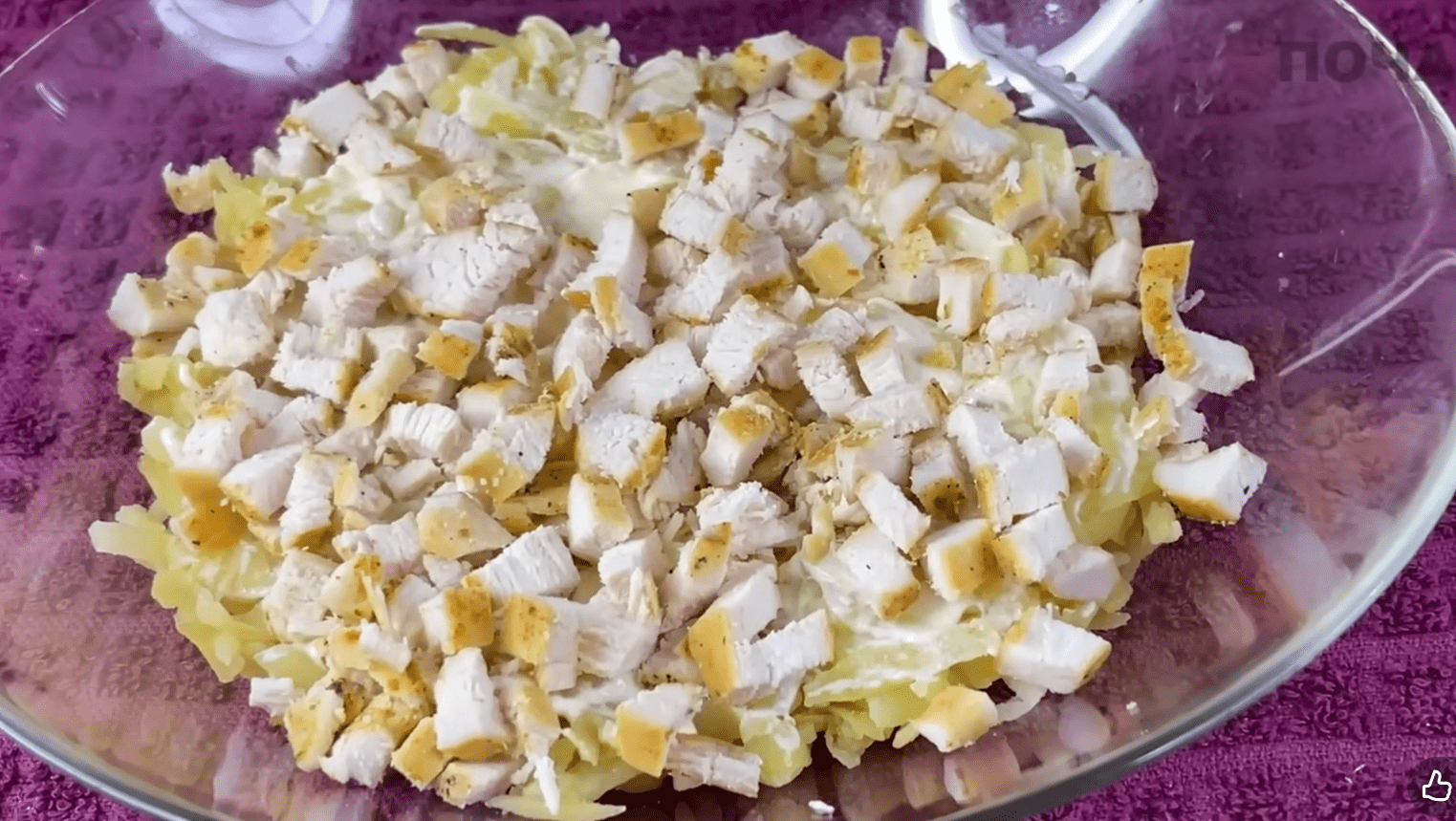 Рецепт нового святкового салату з плавленим сирком і яйцями