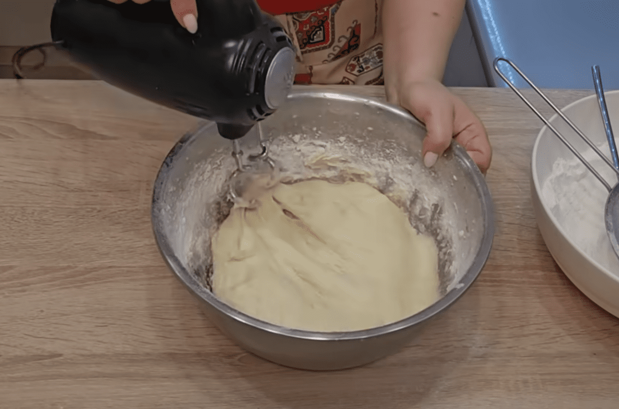 Рецепт смачних і пухких пончиків до чаю за лічені хвилини