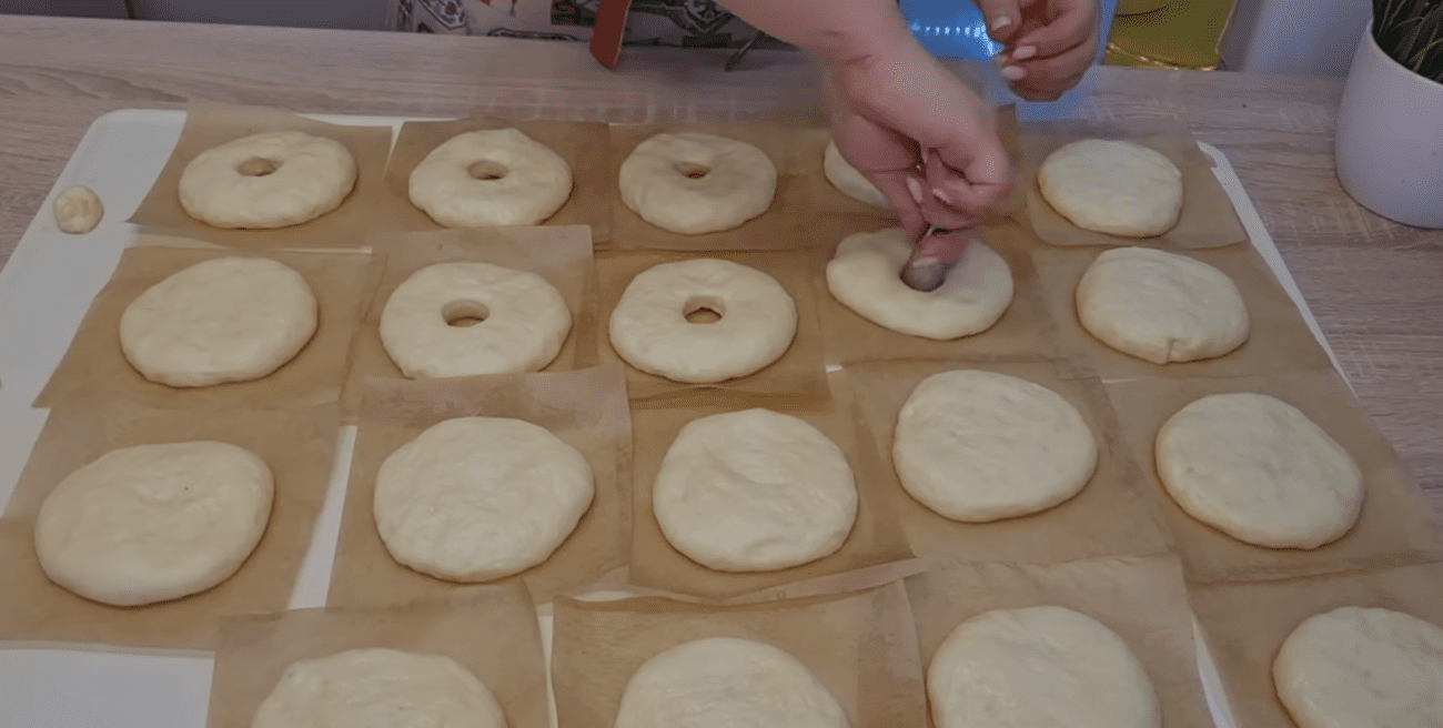 Рецепт смачних і пухких пончиків до чаю за лічені хвилини