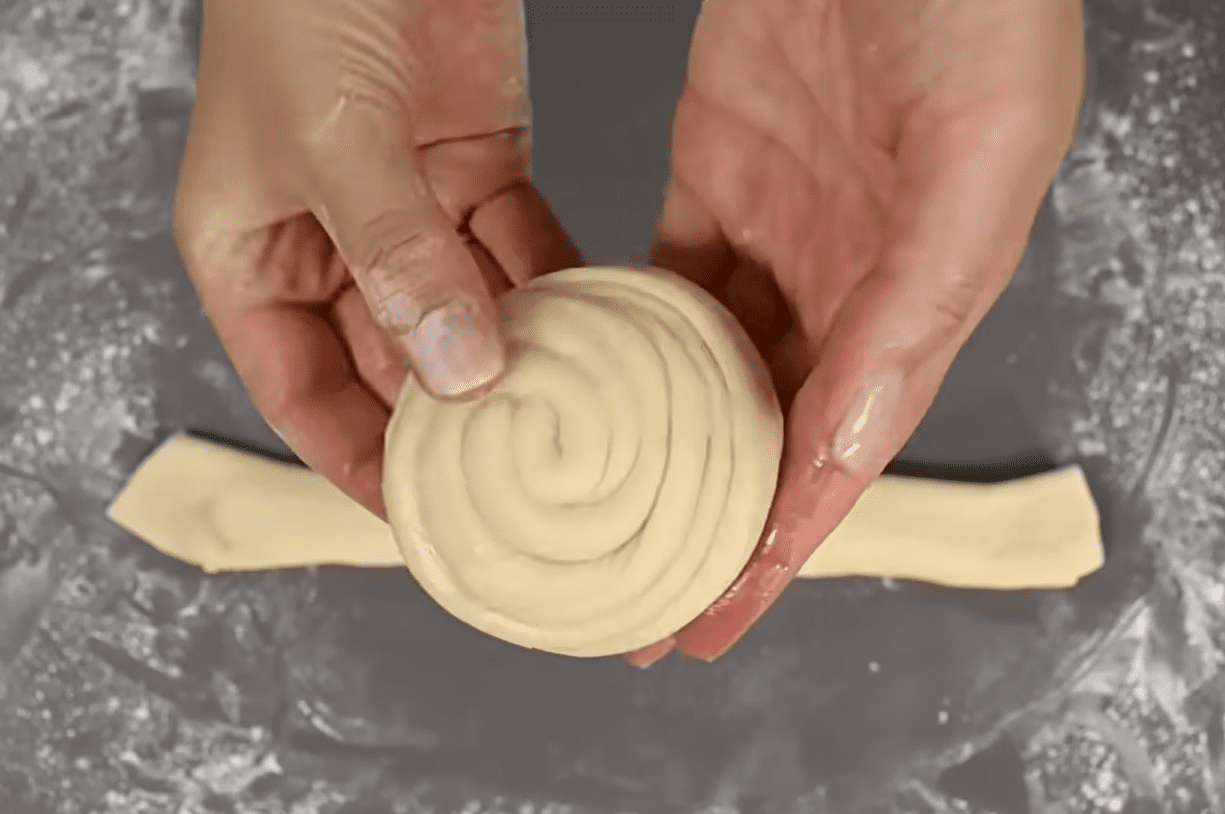 Рецепт пухких і ніжних здобних булочок, як з пекарні