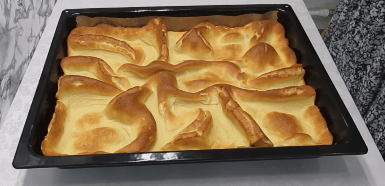 Рецепт простого і смачного рулету із вершковим кремом