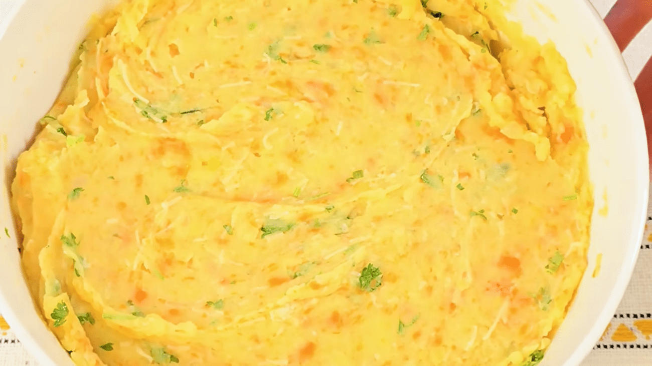 Рецепт дуже смачних картопляних пончиків на сковороді