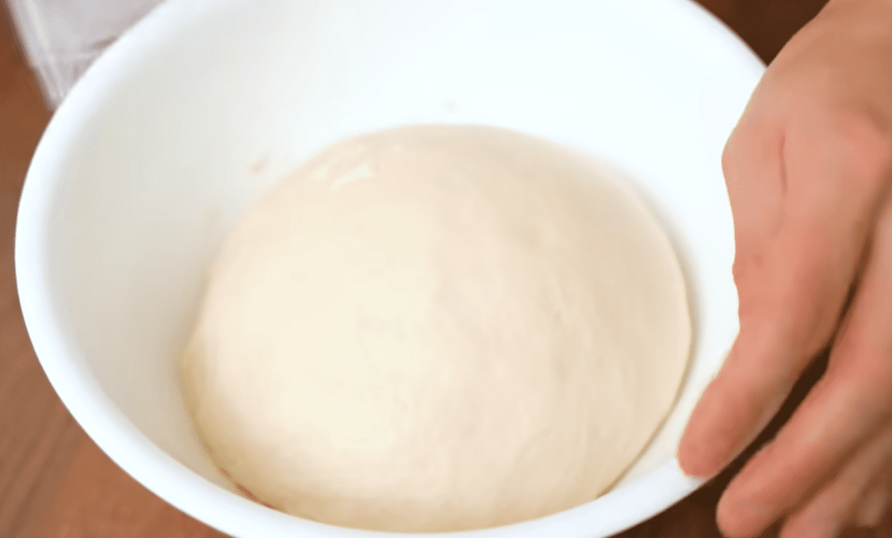 Кулінари розповіли, як приготувати шкільну міні-піцу вдома