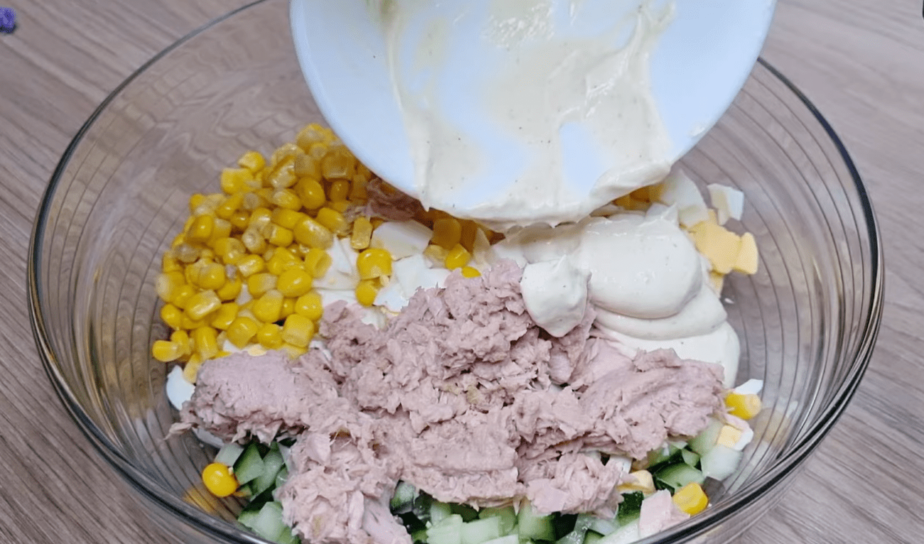 Рецепт смачного і соковитого салату з тунцем