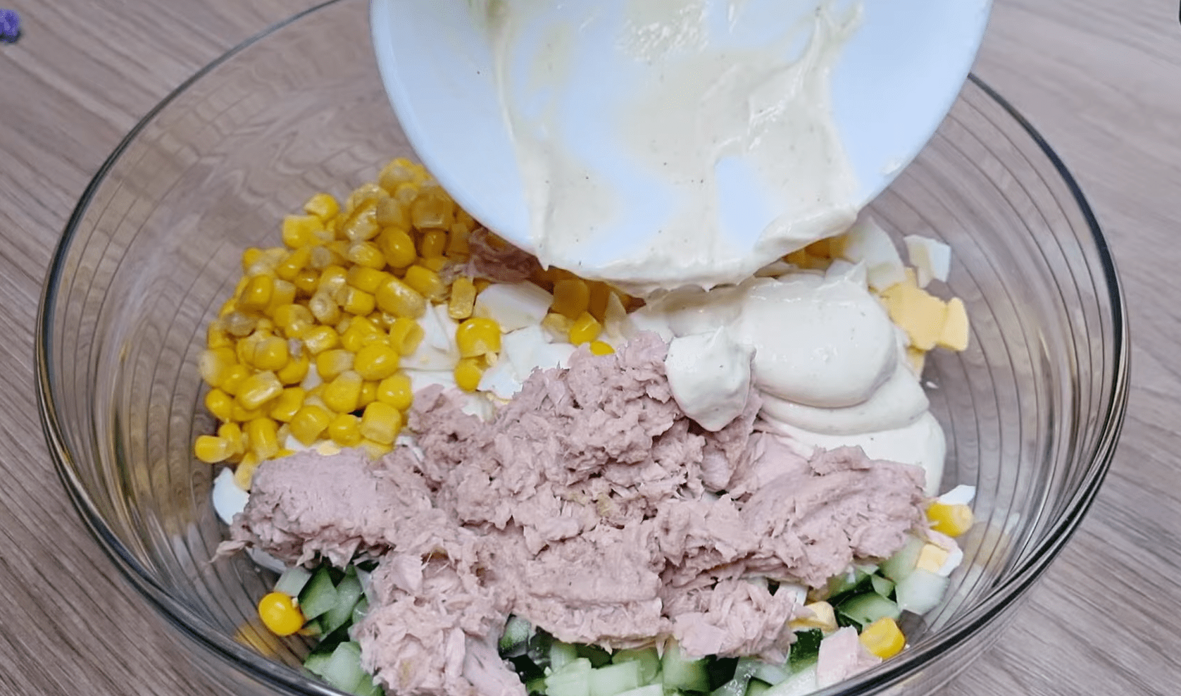 Рецепт смачного і соковитого салату з тунцем