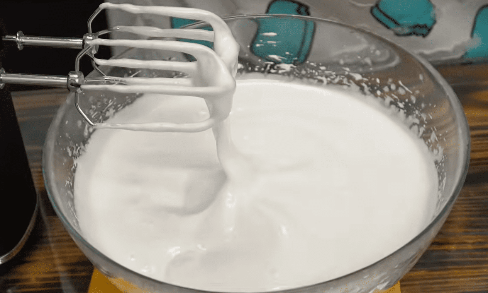 Кулінари розповіли, як приготувати смачні зефірки з двох інгредієнтів