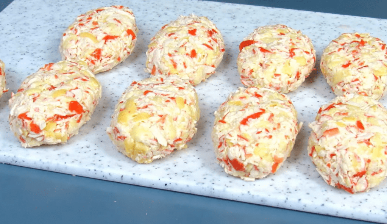 Рецепт дуже смачних закусочних котлет з крабових паличок 