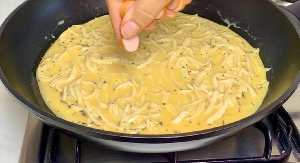 Тепер кожен сніданок ще оригінальніший: беру лаваш, твердий сир та яйце – виходить така смакота 