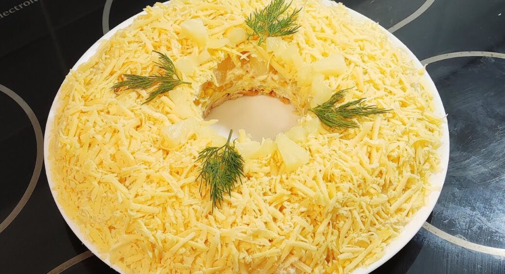 Якщо є баночка тунця, готую цей салат Святковий: завжди скрасить нудні будні 