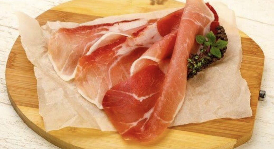 Чому хамон “із запашком” вважають делікатесом: весь секрет у правильності споживання 