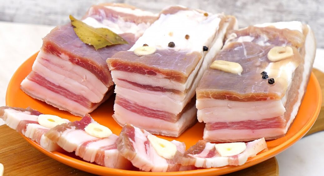 Сало з часником чи без: як змінюється засвоюваність і смак – пояснення без міфів 