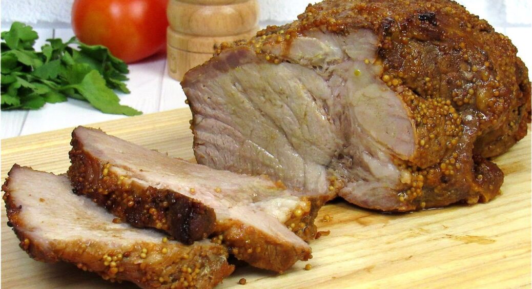 Як замаринувати м’ясо на буженину: 2 класичні рецепти, які зроблять смак м’яса неперевершеним 