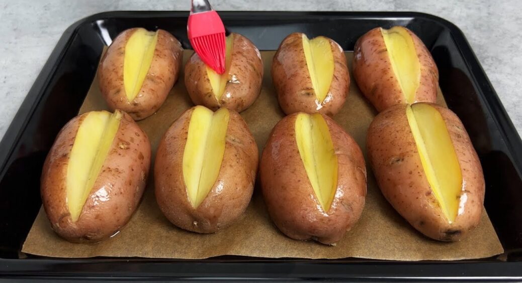 Не лише пюре або смажена: як смачно приготувати картоплю на святковий стіл 