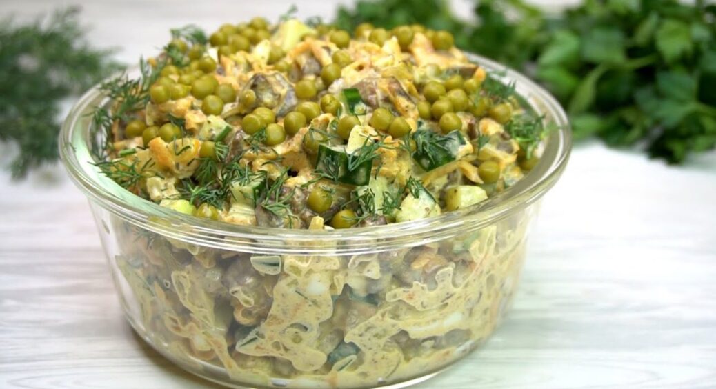 Багатий на залізо салат по-рівненськи з 6 інгредієнтів: дуже смачно і дуже соковито 