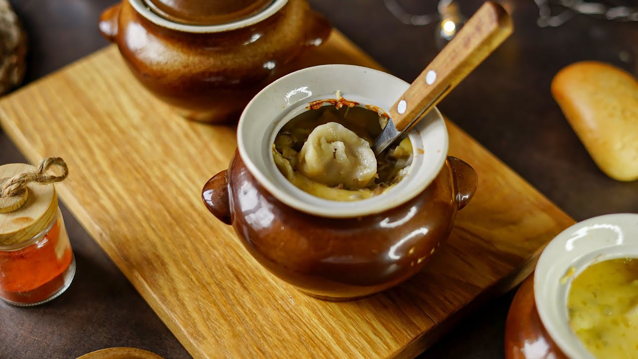 Рецепт пельменів в горщиках, запечених зі сметаною