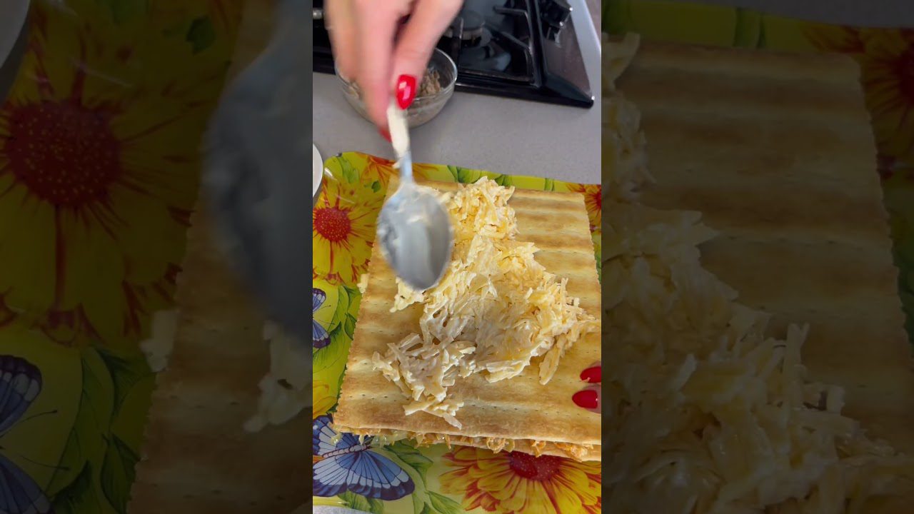 Рецепт закусочного торта з куркою та сиром