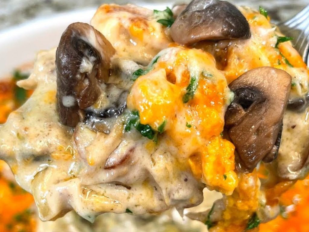 Рецепт приготування жульєну з грибами сиром і куркою