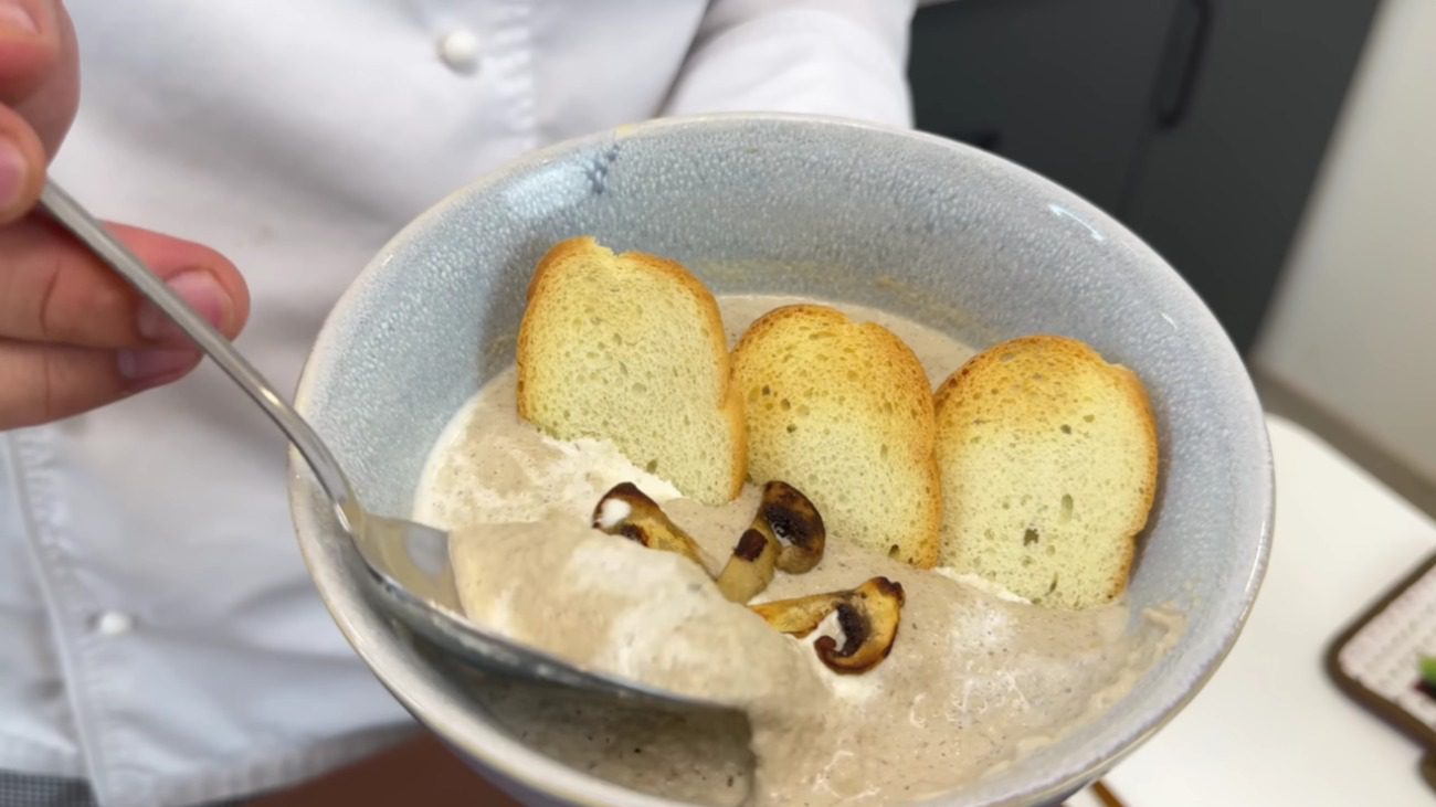 Рецепт смачного крем-супу із закарпатськими грибами або з печерицями