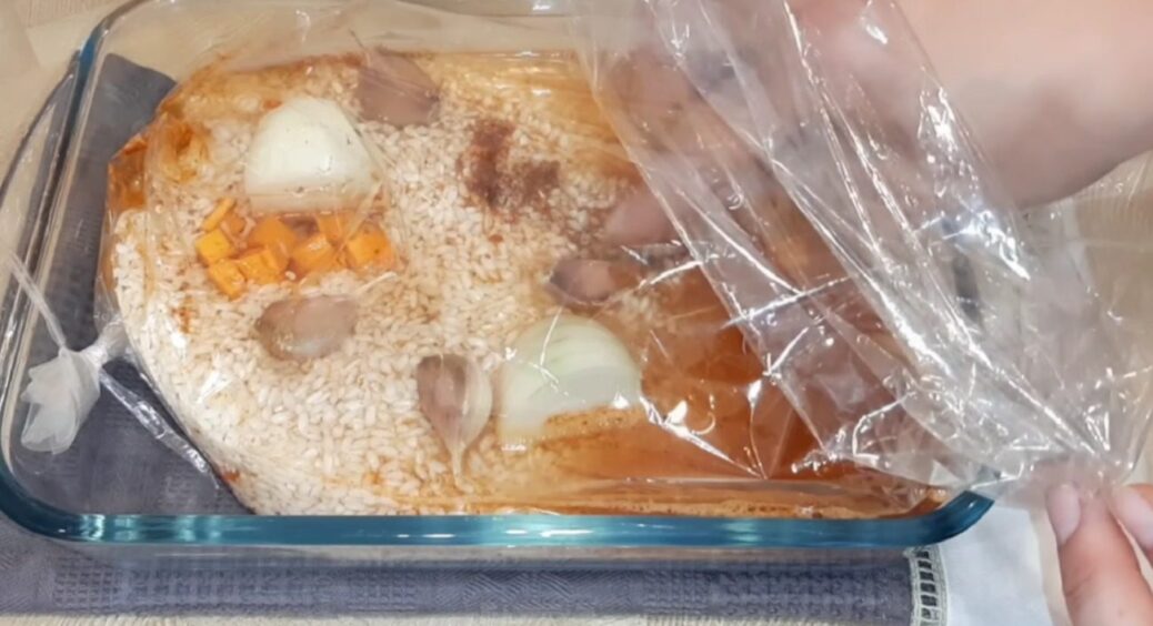 Це в 1000 разів смачніше ніж плов: беру м’ясо з рисом, кладу в рукав та відправляю в духовку 