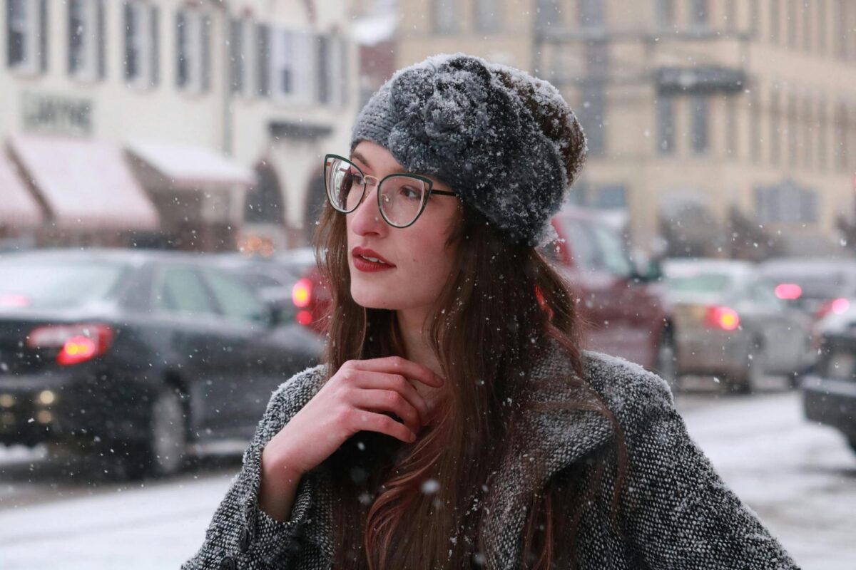 Стилісти показали шапки, які візуально додають 10 років