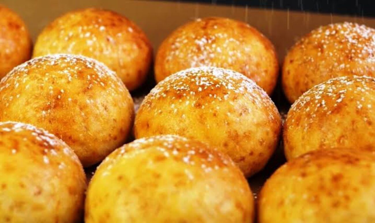 Кулінари назвали рецепт простих сирних булочок до чаю