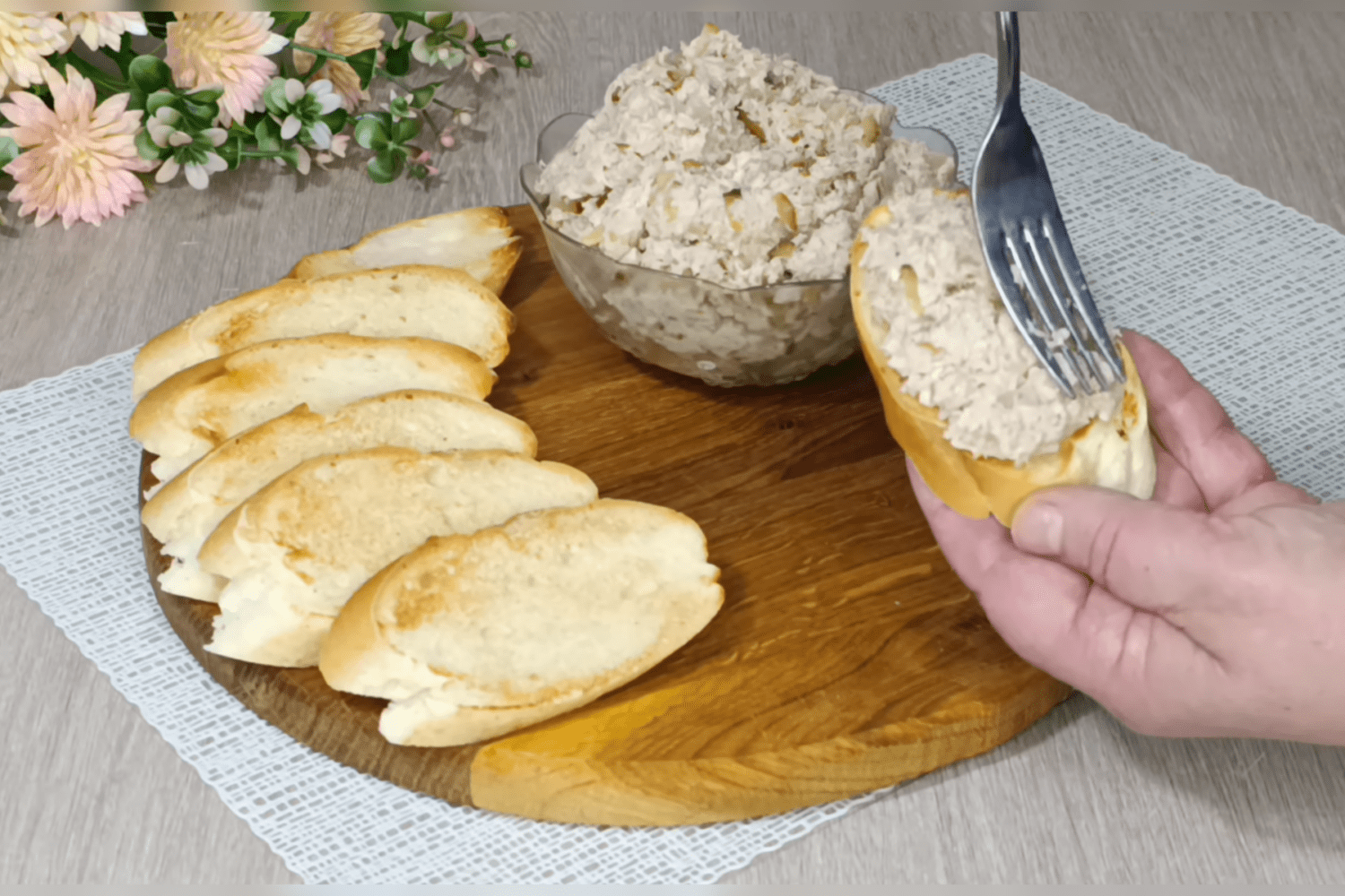 Кулінари розповіли рецепт універсальної мʼясної намазки, яка смакує з будь-чим