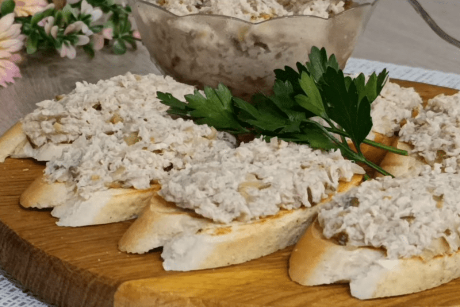 Кулінари розповіли рецепт універсальної мʼясної намазки, яка смакує з будь-чим