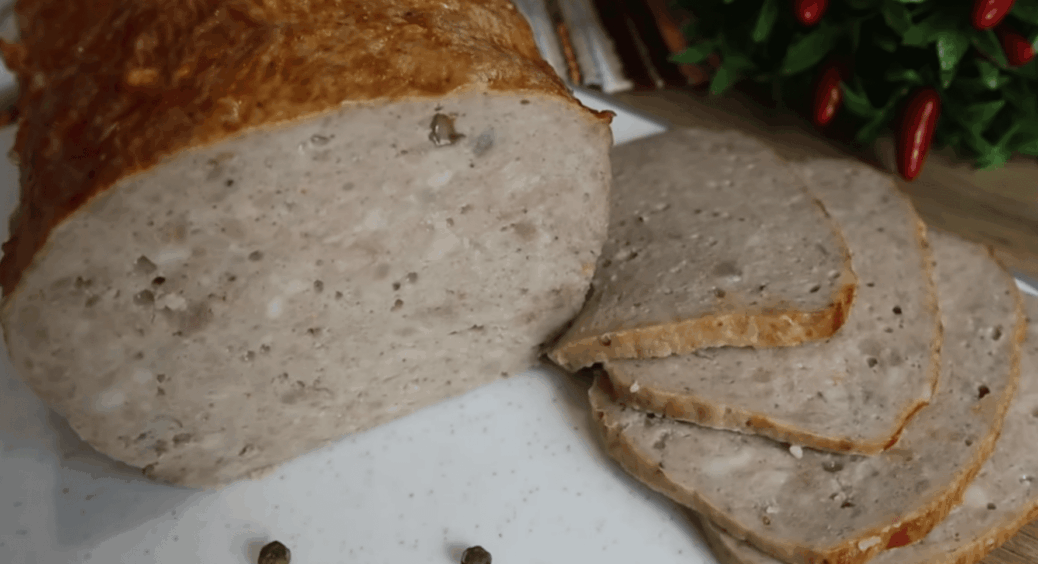 Не домашня ковбаса і не сальтисон, а ще краще і смачніше: м’ясний хлібець за 45 хвилин 