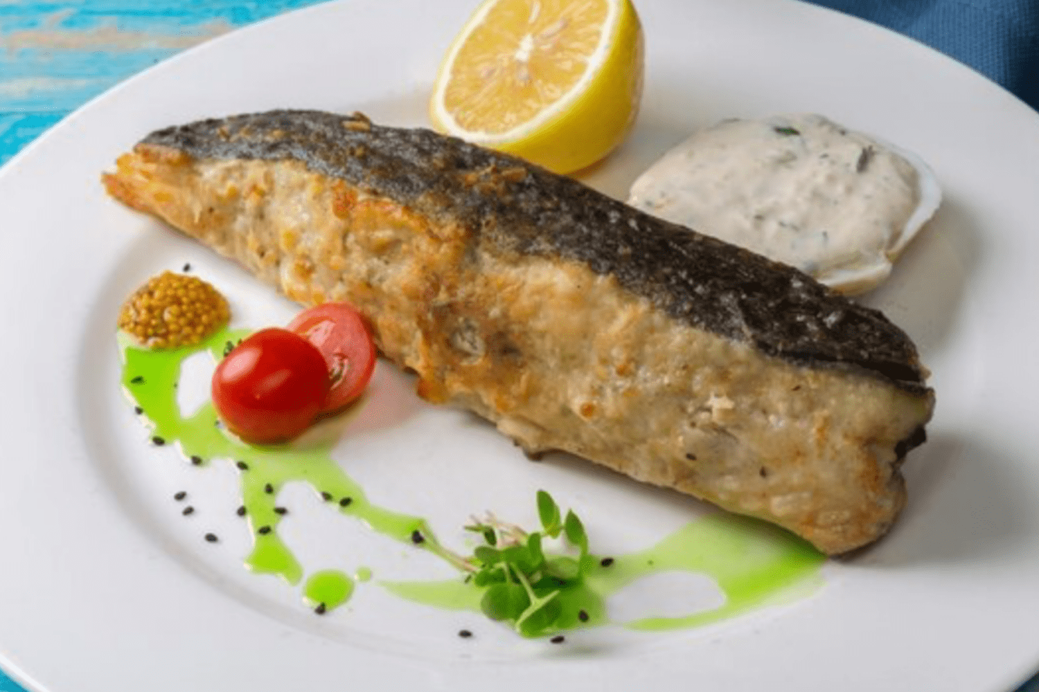 Кулінари розповіли, як приготувати соковитий хек у паніровці без яєць