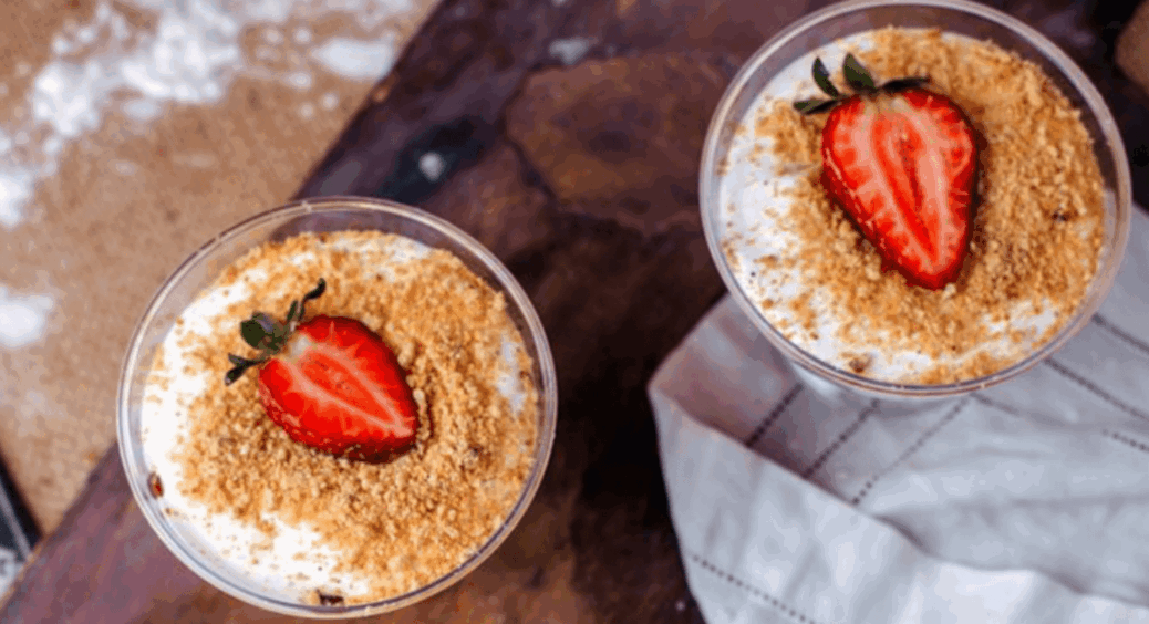 “Наполеон” без випічки – лише “для своїх”: готуємо порційний десерт на свято й кожен день 