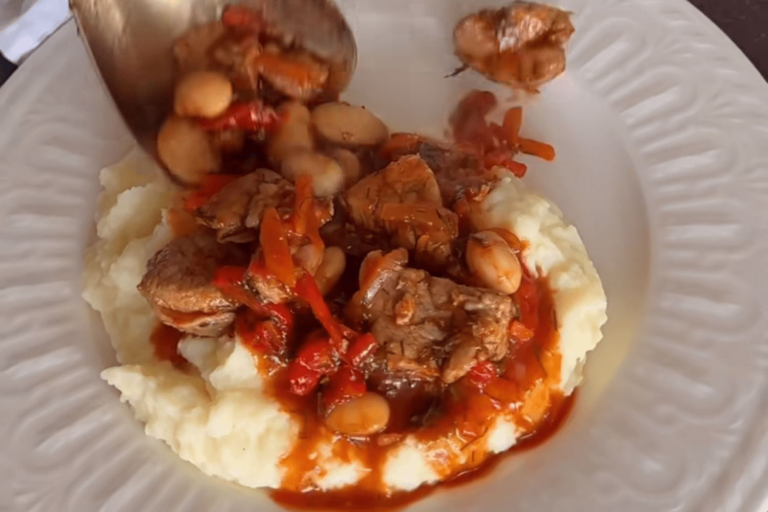 Кулінари поділились рецептом універсального рагу для обіду та вечері