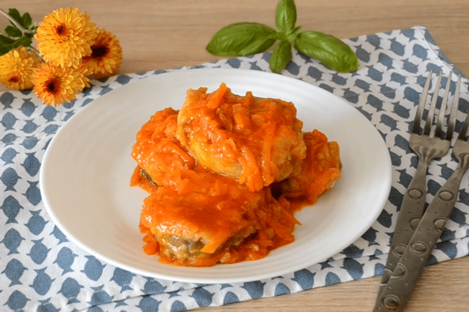 Кулінари розповіли, як приготувати ніжний і соковитий хек у томатному соусі