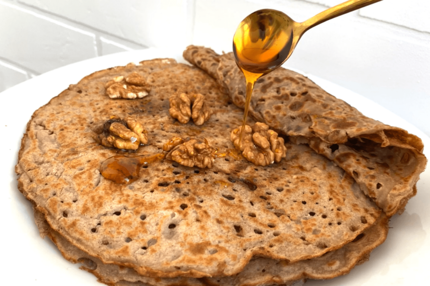 Кулінари розсекретили, як приготувати корисні гречані млинці на сніданок