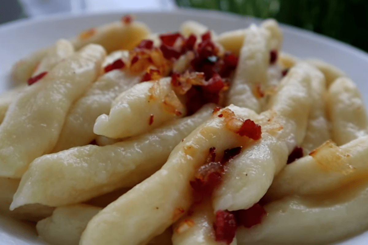 Кулінари поділились рецептом ніжних палюшків, які готуються 10 хвилин