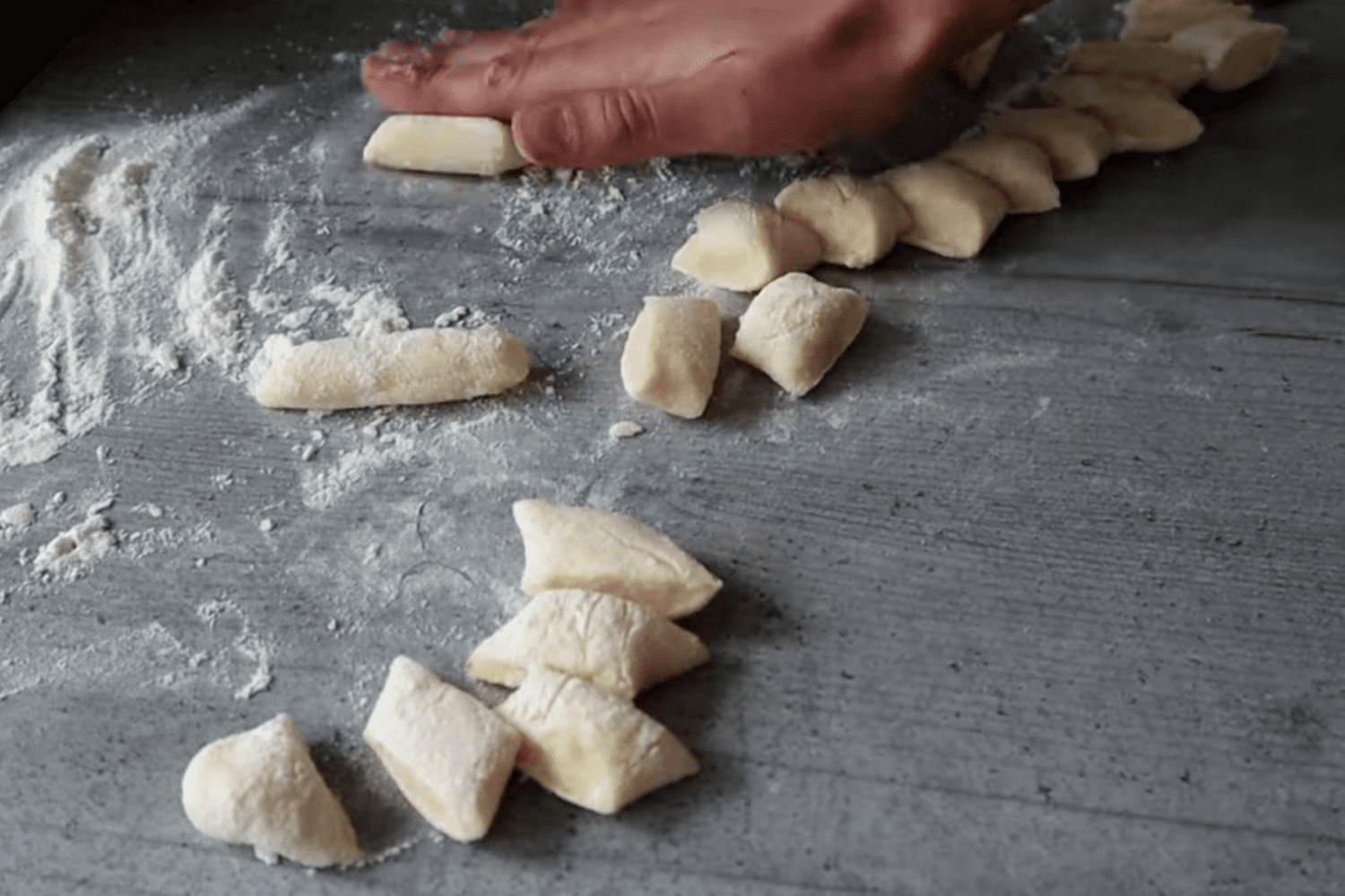 Кулінари поділились рецептом ніжних палюшків, які готуються 10 хвилин