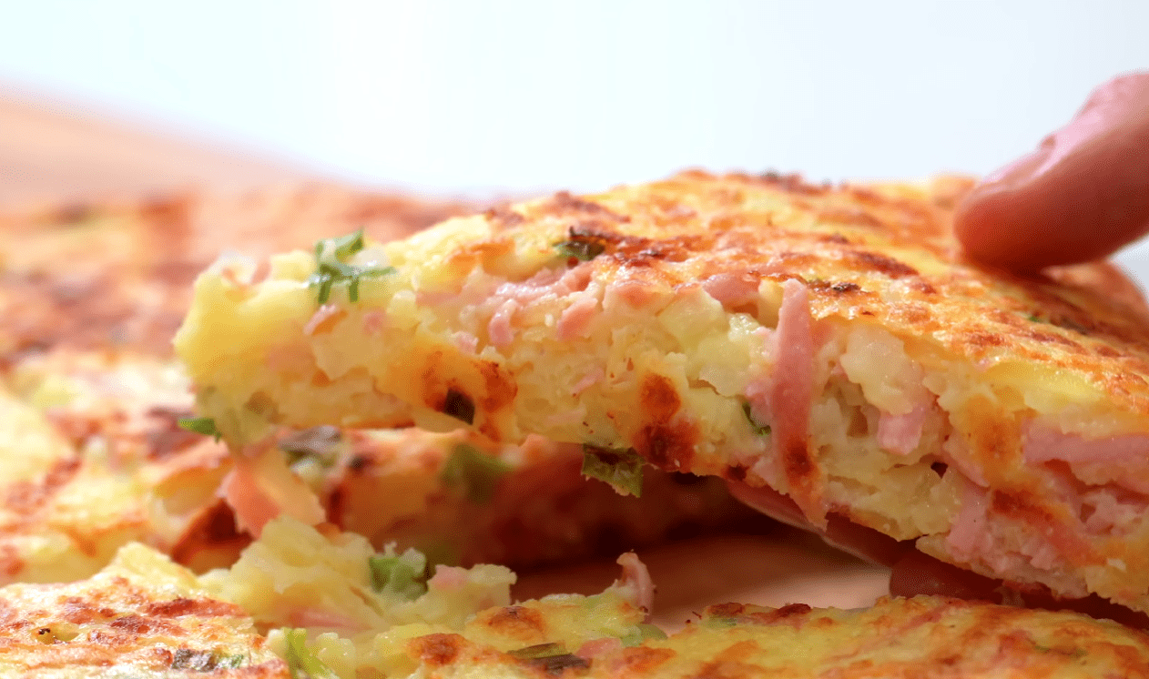 Кулінари показали цікавий рецепт з картоплі та сосисок