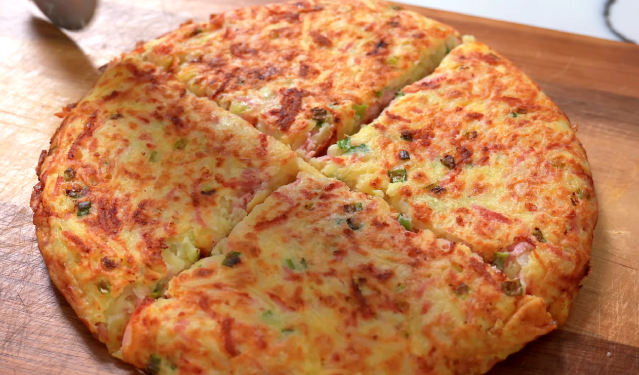 Кулінари показали цікавий рецепт з картоплі та сосисок