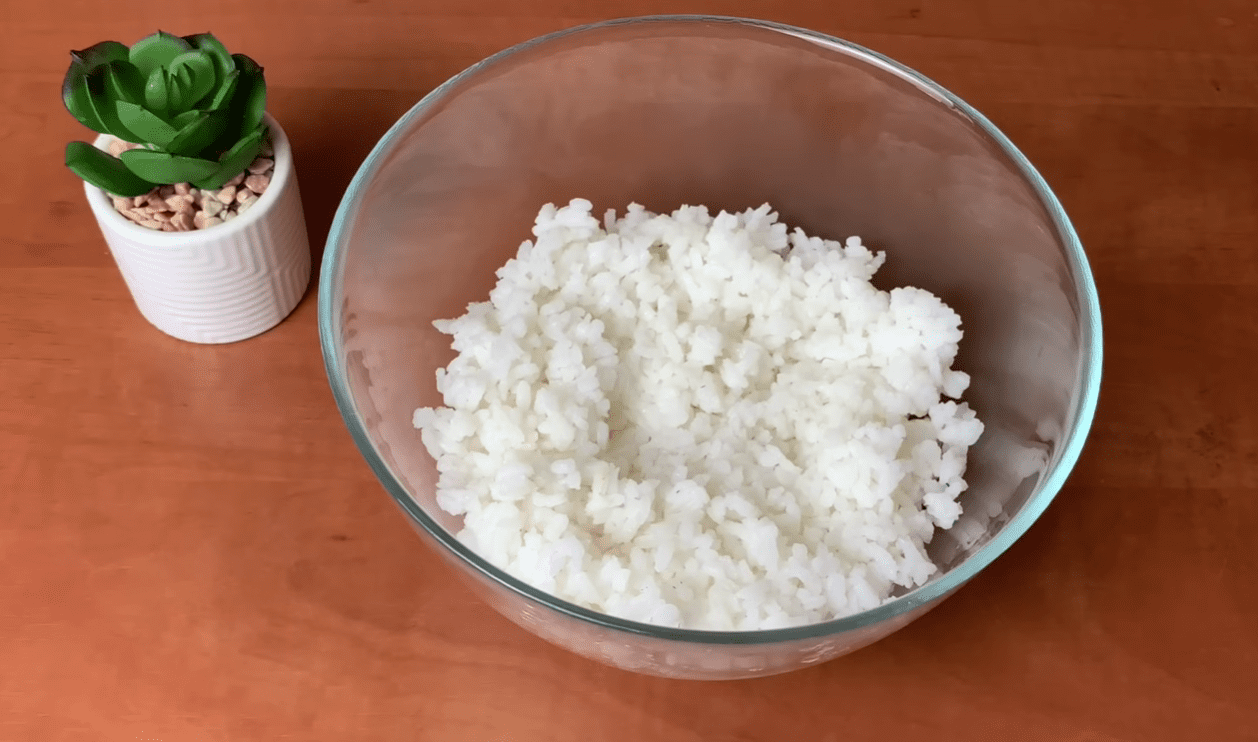 Кулінари розповіли, що можна приготувати із вчорашнього рису