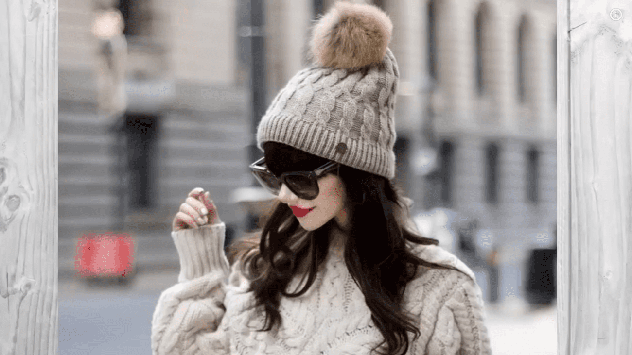 Стилісти показали шапки, які візуально додають 10 років