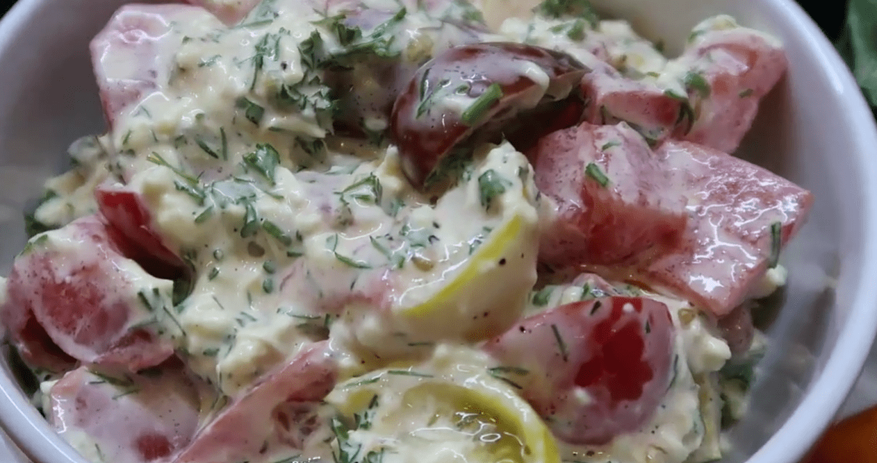 Рецепт салату, який допоможе повернути звичну вагу після свят