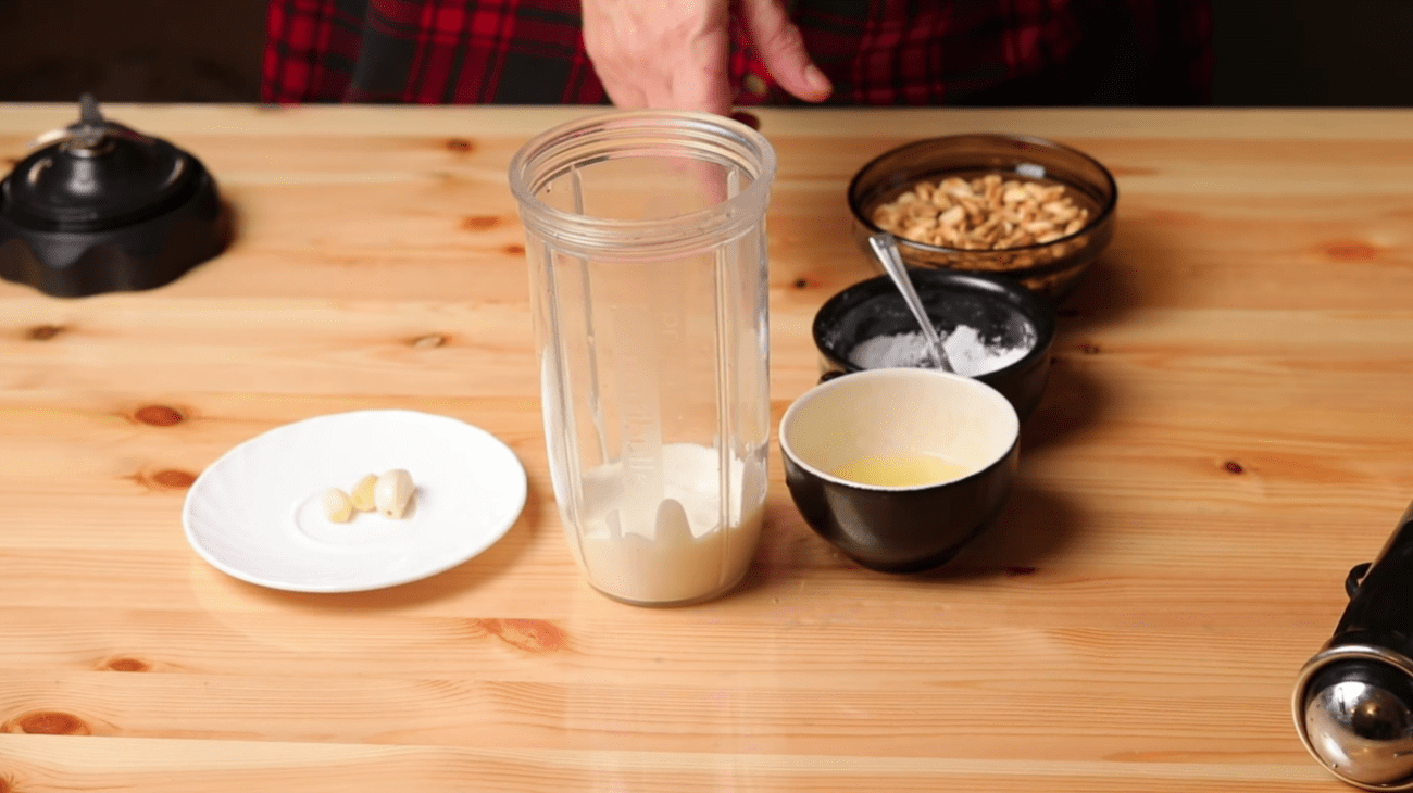 Кулінари назвали 4 домашні соуси, які виведуть ваші страви на новий рівень