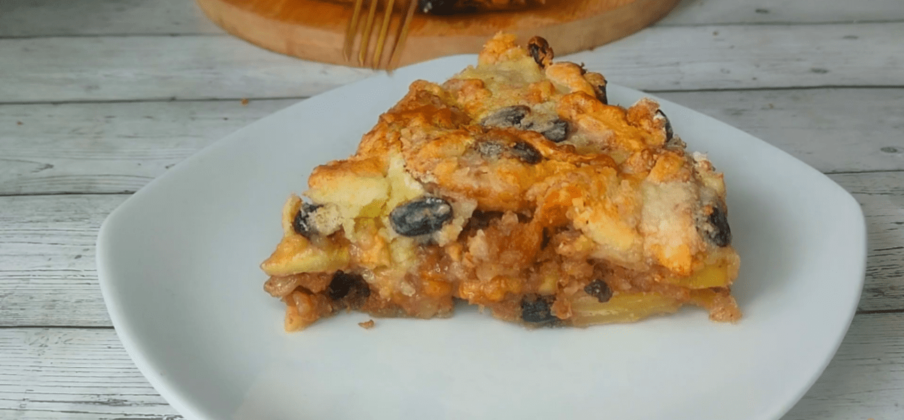 Рецепт швидкого пирога з яблуками, який у 1000 разів смачніший за Шарлотку