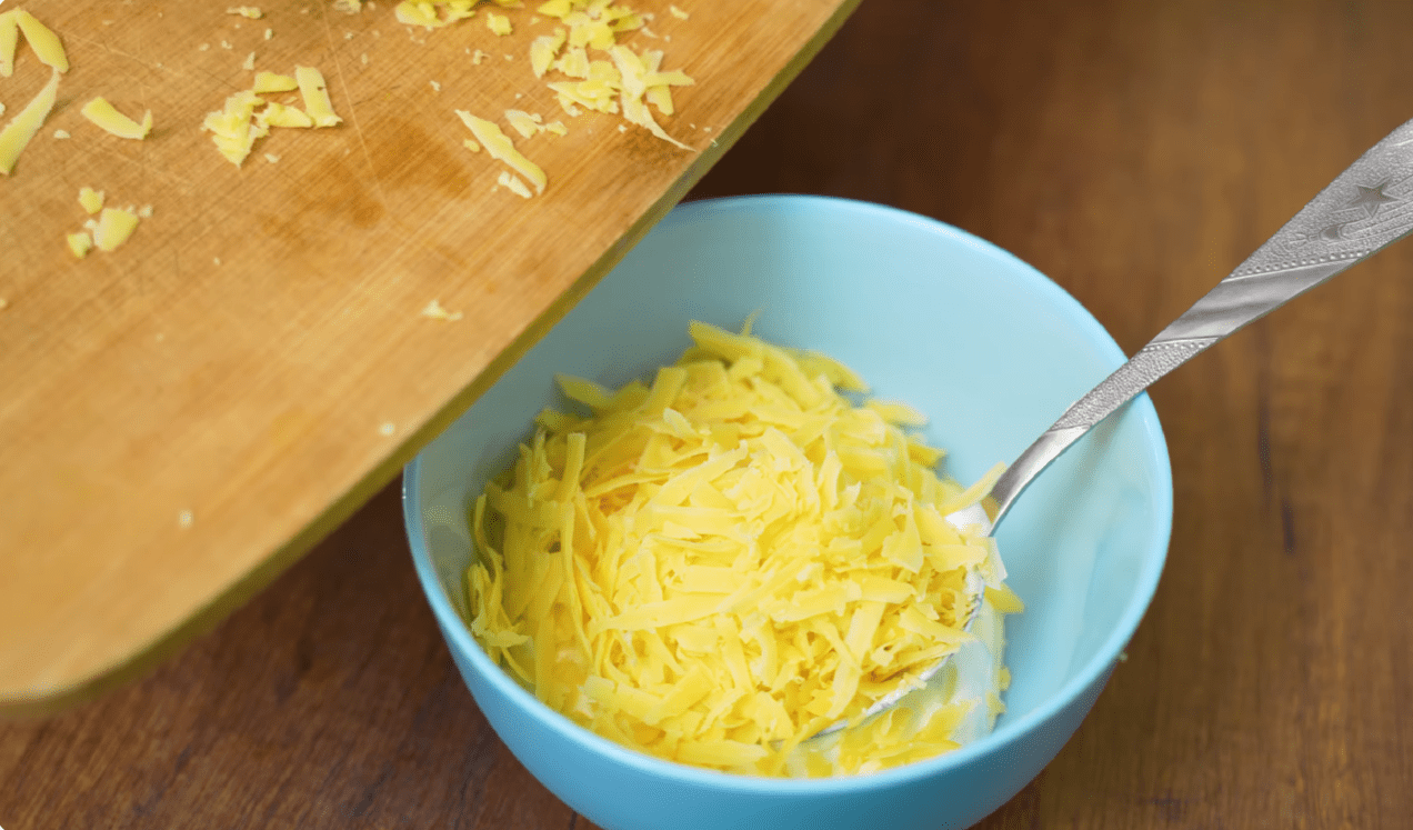 Кулінарка дала рецепт своєї фірмової гарячої страви, де дуже багато сиру