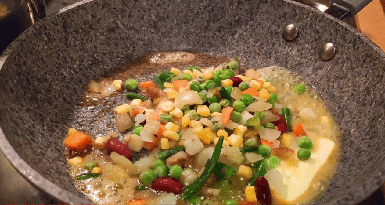 Кулінари розповіли, як приготувати справжню яєчню по-віденськи